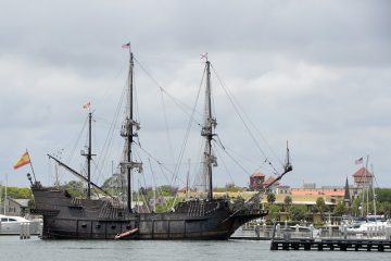 Quel type de navires les explorateurs ont-ils utilisé dans les années 1500 ?