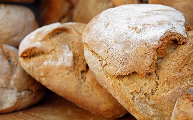 Comment faire du pain à l'ail sans four ?
