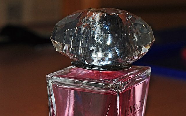 Comment recharger un atomiseur de parfum