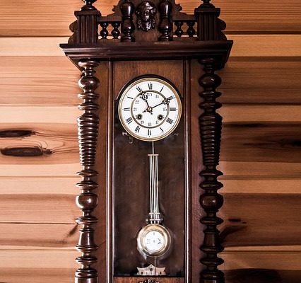 Comment régler l'heure d'une horloge pendulaire