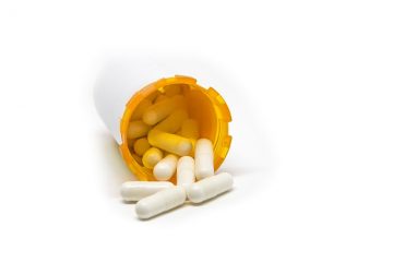 Quelles sont les causes d'un test de dépistage de drogues faussement positif ?