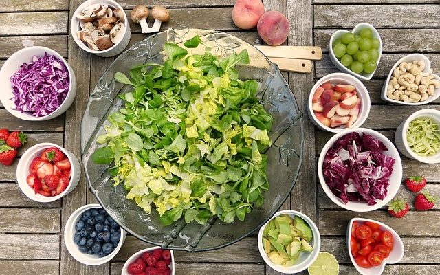 Buffet d'idées d'étalage d'aliments de table