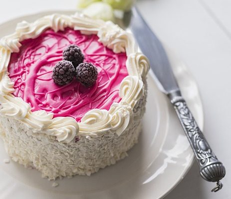 Comment faire des gâteaux de mariage avec des fleurs fraîches