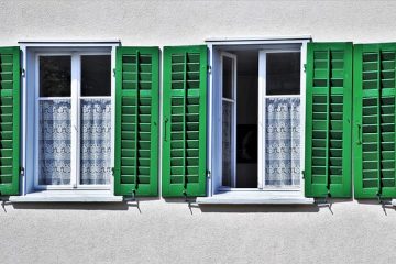 Comment installer une fenêtre dans un abri de jardin existant