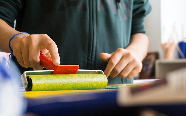 Comment peindre par-dessus une peinture à l'huile