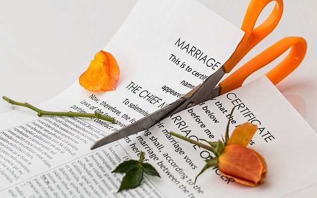 Comment rédiger un contrat de mariage concernant l'infidélité ?