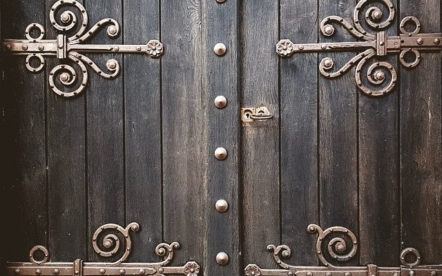 Comment ajuster les charnières de la porte du réfrigérateur