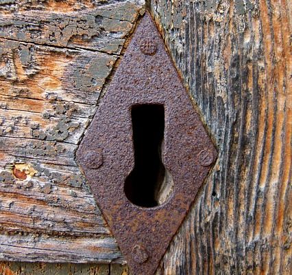 Comment fixer une serrure de porte coulissante en verre