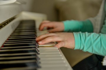 Comment réparer les touches d'un clavier de piano Yamaha