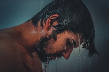 Comment sceller un bac à douche