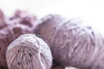 Comment tricoter une fleur à l'aide de la dentelle à oeillets