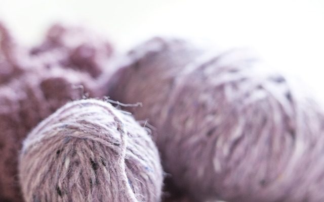 Comment tricoter une fleur à l'aide de la dentelle à oeillets