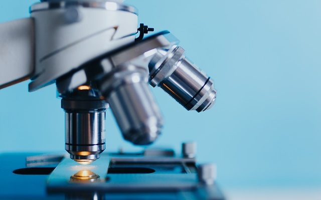 Qu'est-ce que la technique aseptique et pourquoi est-elle importante en microbiologie ?