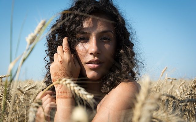 Comment enlever le henné des cheveux