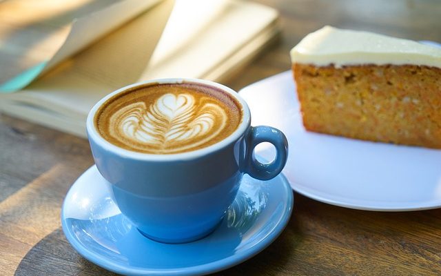 Comment faire un gâteau d'anniversaire à chapeau magique