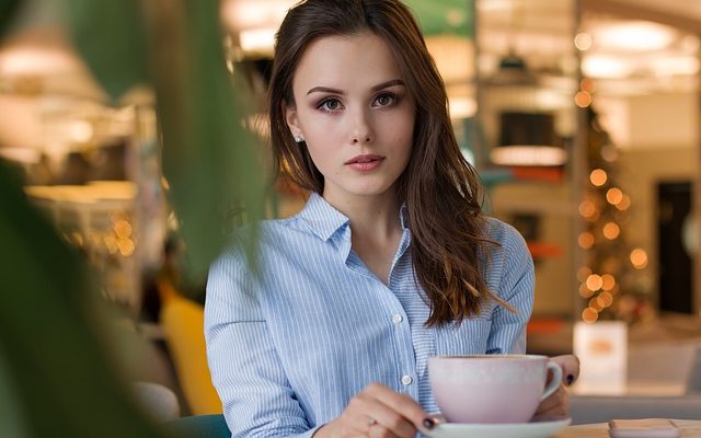 Comment faire une découpe de la chemise d'épaule