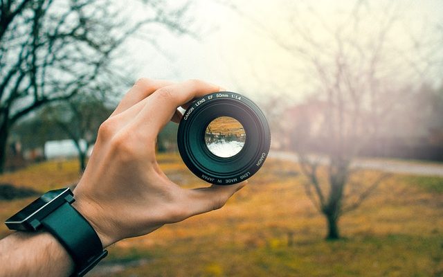 Comment réparer une égratignure dans un revêtement réfléchissant sur un miroir ?