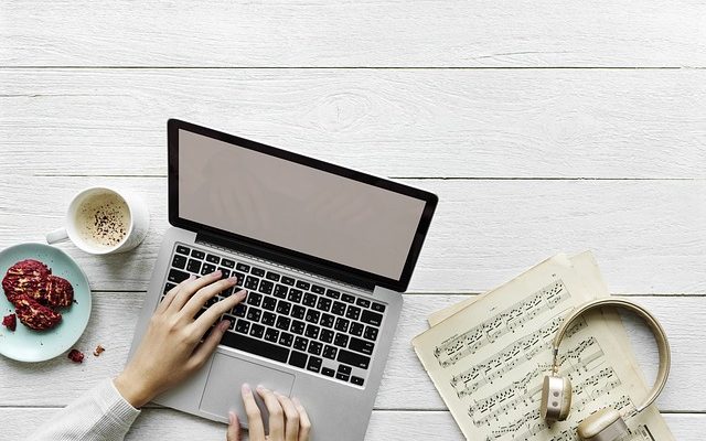 Comment aider les enfants à lire les notes de musique