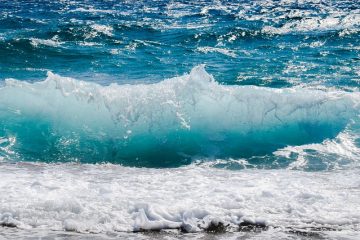 Comment faire un spray désodorisant d'ambiance avec des huiles essentielles et de l'eau distillée.