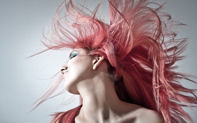 Produits à faible luminosité pour les cheveux