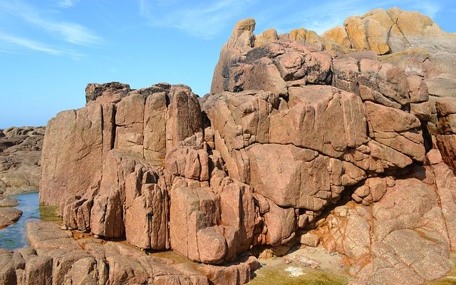 Comment fendre la roche granitique