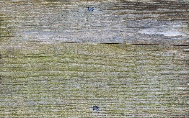 Comment installer un plancher laminé en bois sur une dalle de béton.