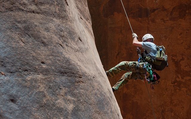 Comment récupérer la corde après la descente en rappel