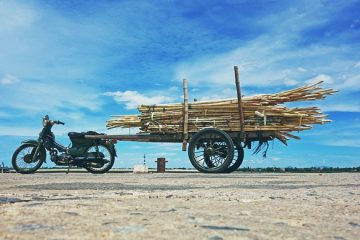 Comment remorquer une moto derrière une voiture