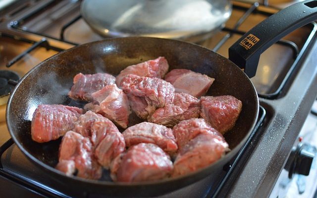 Comment cuire lentement les biftecks au four