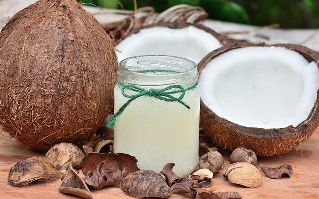 Démêlant à l'huile de noix de coco maison