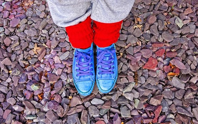 Enlèvement des taches sur les chaussures en satin