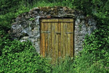 Comment décaper et retoucher les vieux meubles en bois.