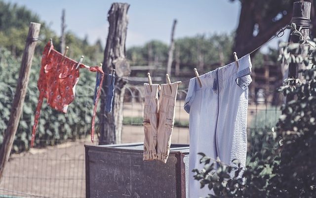 Comment faire de la tuyauterie pour les couvertures de canapés