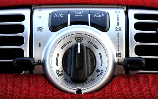 Comment mettre de l'eau dans un radiateur de voiture