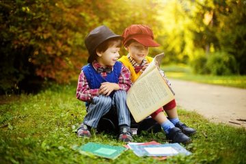 Que disent les théoriciens au sujet de l'enseignement de la lecture aux enfants ?