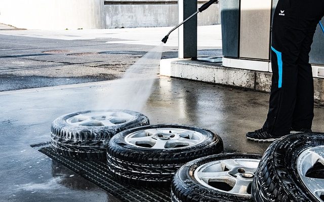 Quelles sont les causes de la perte de pression des pneus ?