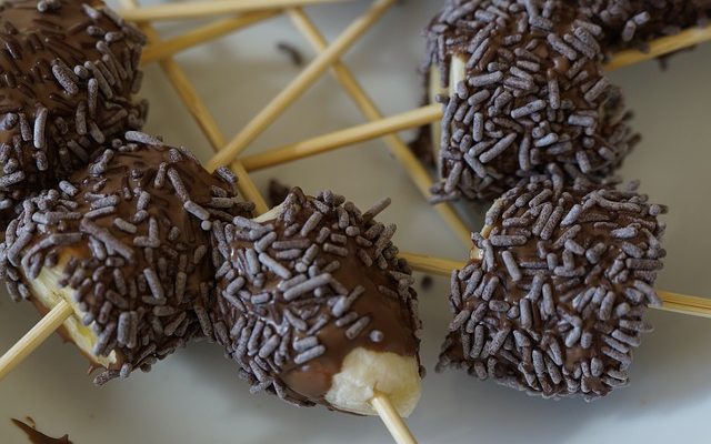 Comment faire un bouquet de fraises enrobé de chocolat