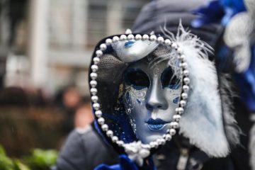 Comment faire un costume de boule à miroir