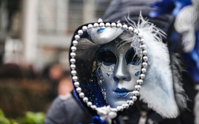 Comment faire un costume de boule à miroir