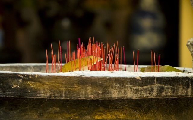 Comment faire un tipi avec des bâtonnets de popsicle.