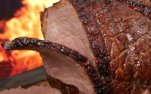 Comment le rôti de porc traditionnel cuit-il ?
