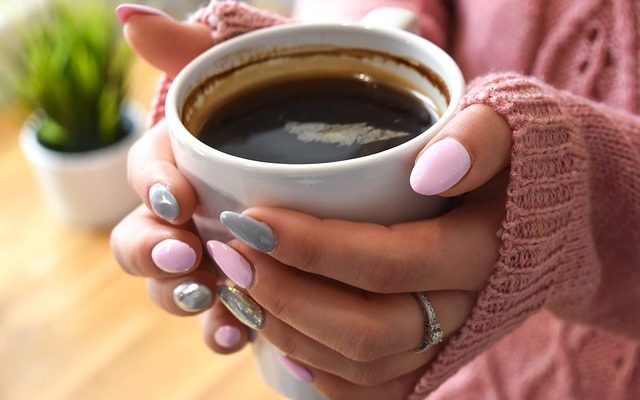 Comment enlever le vernis à ongles des vêtements en coton