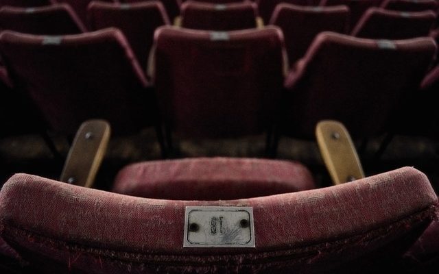 Comment identifier les chaises de salle à manger en bois antique