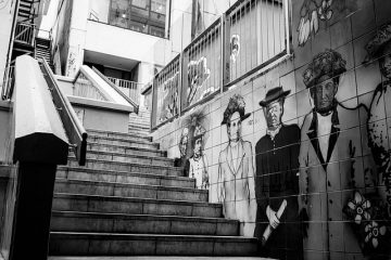 Conseils pour peindre les cages d'escalier des plafonds hauts