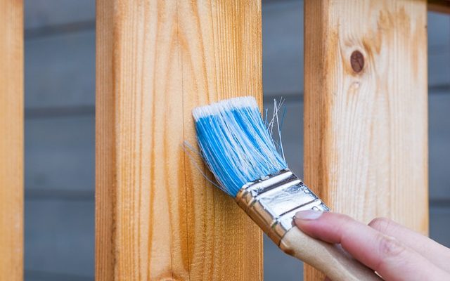 Mobilier d'extérieur : Huile contre vernis à l'huile.