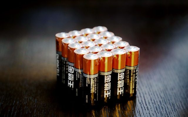 Comment réparer une batterie de 12 volts qui a été bouillie à sec