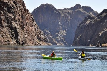 Idées pour la construction d'un hangar pour accueillir un kayak de 16 pieds.