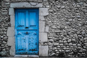 Comment peindre une porte intérieure vitrée