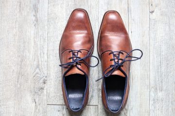 Quelle couleur de pantalon porter avec des chaussures marron ?