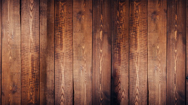 Comment fixer les planchers de bois franc pré-usiné pré-usiné rayé